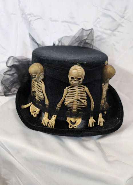 Halloween Top Hat with 3 skeletons