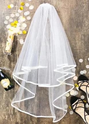 white bridal veil with comb