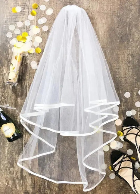 white bridal veil with comb